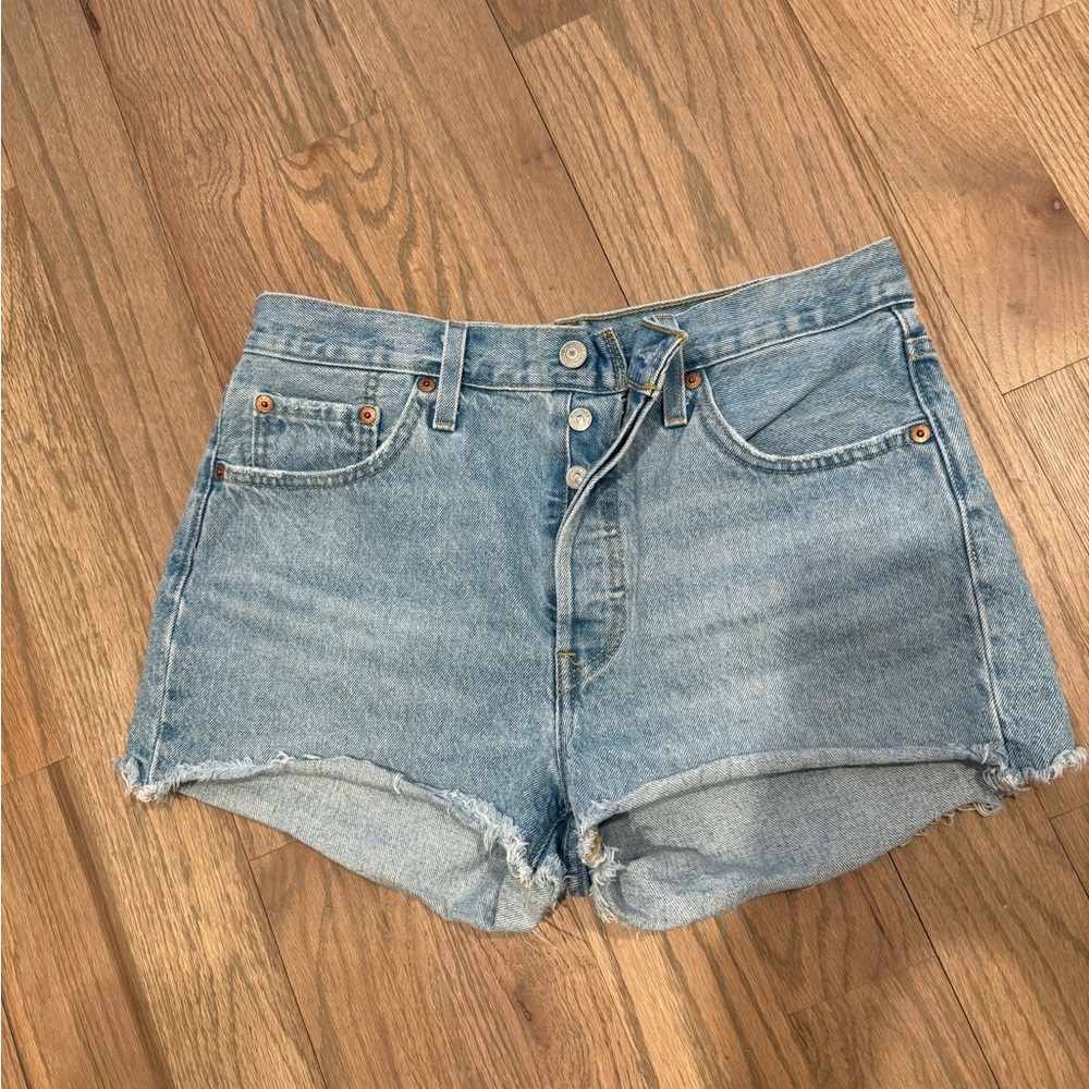 EUC Levi's Women's 501 Original cutoff Shorts, Luxor Baked 29